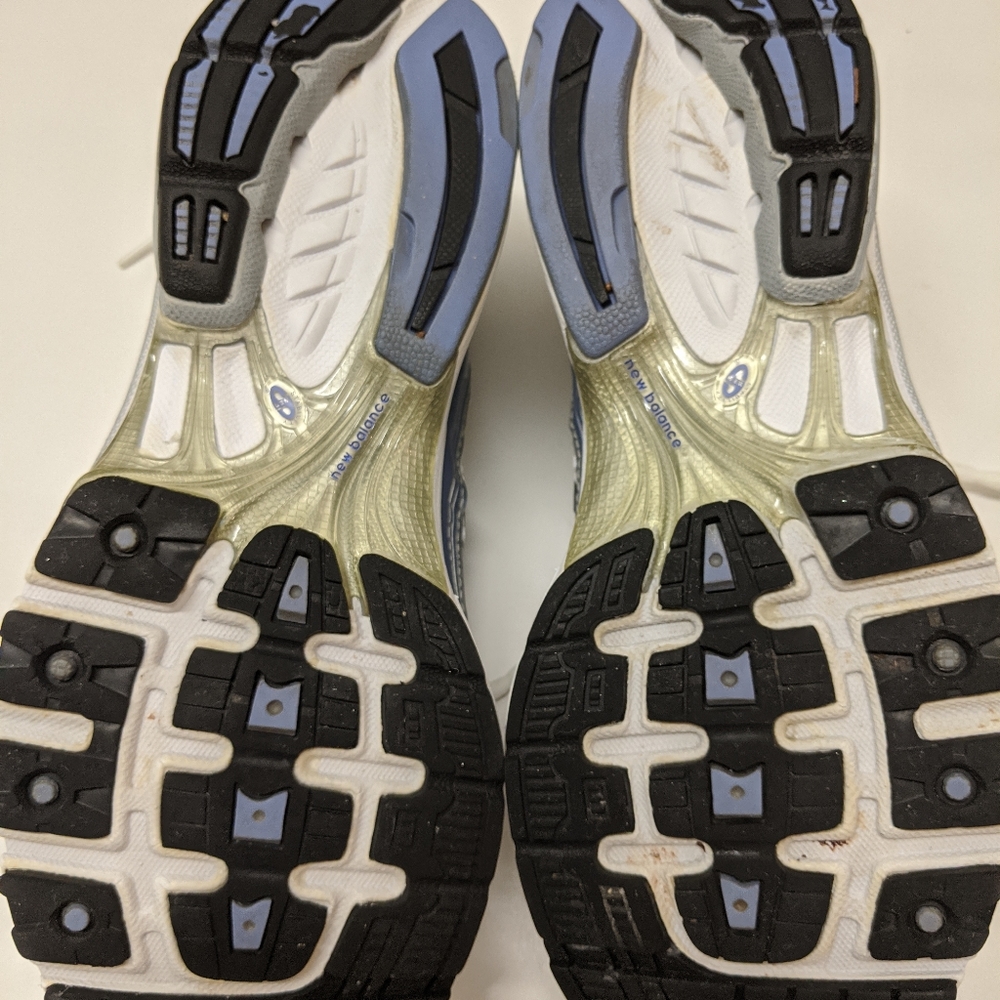 ladies New Balance Athletic shoes - Picture 3 of 4